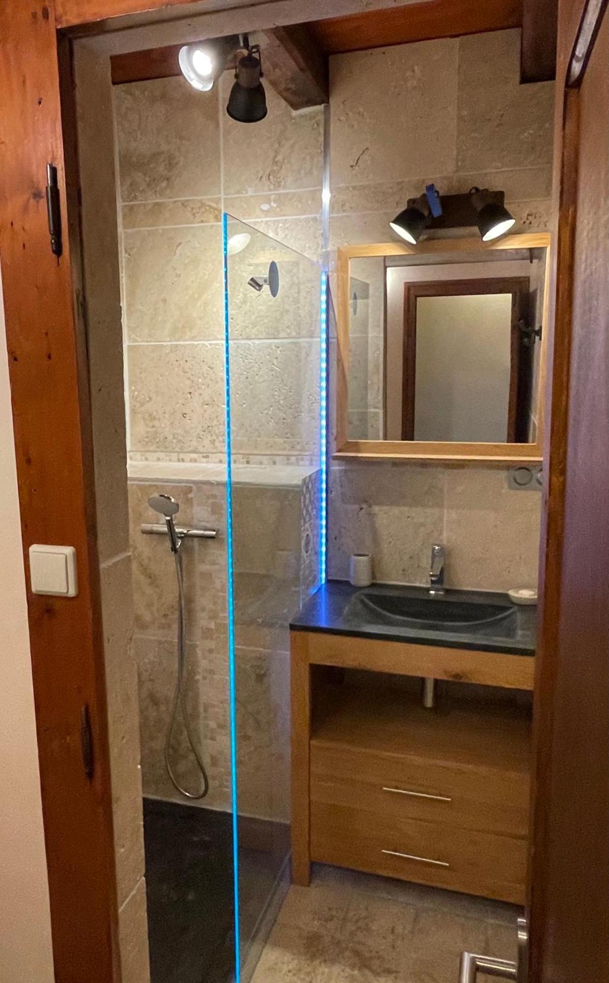 سان جوريوز Chambres D'Hotes Avec Entree Privative Au Calme Dans Maison De Village المظهر الخارجي الصورة